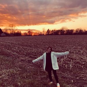 Meet your Posher, Whitley